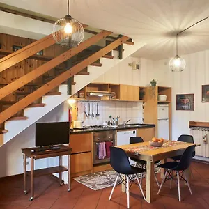 Little Brick House On Hills With Balconies Appartamento